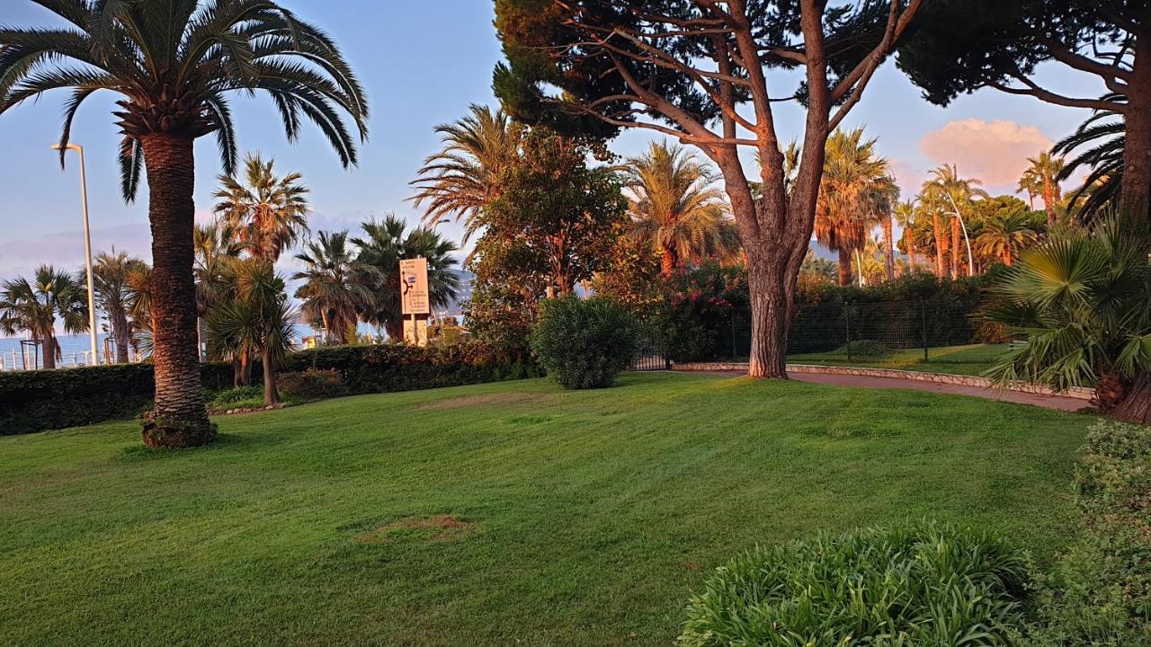 Garden And Beach Sea View Apartment Канны Экстерьер фото